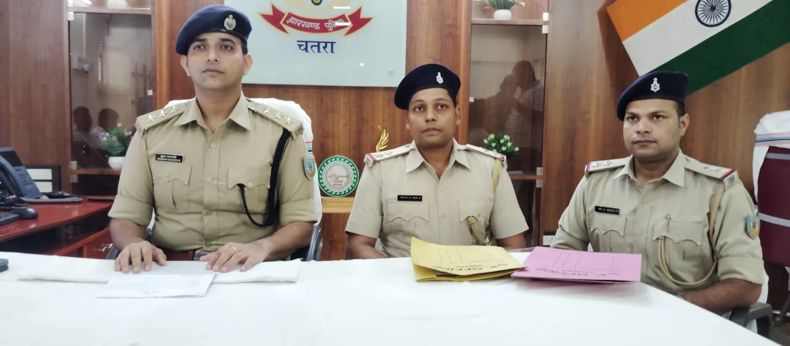 चतरा में नशा तस्करों पर पुलिस का बड़ा प्रहार, एक करोड़ रुपये मूल्य का 912 किलो डोडा जब्त
